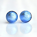 Boucles d'oreilles boutons bleu ocean en veritable verre de murano de venise