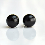 Boucles d'oreilles boutons noires en veritable verre de murano de venise