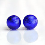 Boucles d'oreilles boutons bleu cobalt en veritable verre de murano de venise