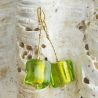 Boucles d'oreilles cube pendantes vert en verre de murano