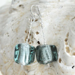 Boucles d'oreilles cubes grises en veritable verre de murano de venise