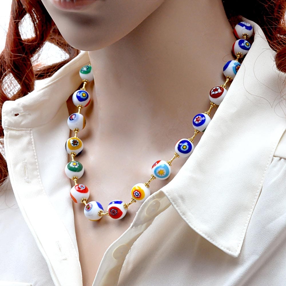 Collar de oro murrine perlas blancas millefiori en real de cristal de murano