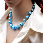 Collier bleu clair en veritable verre de murano de venise