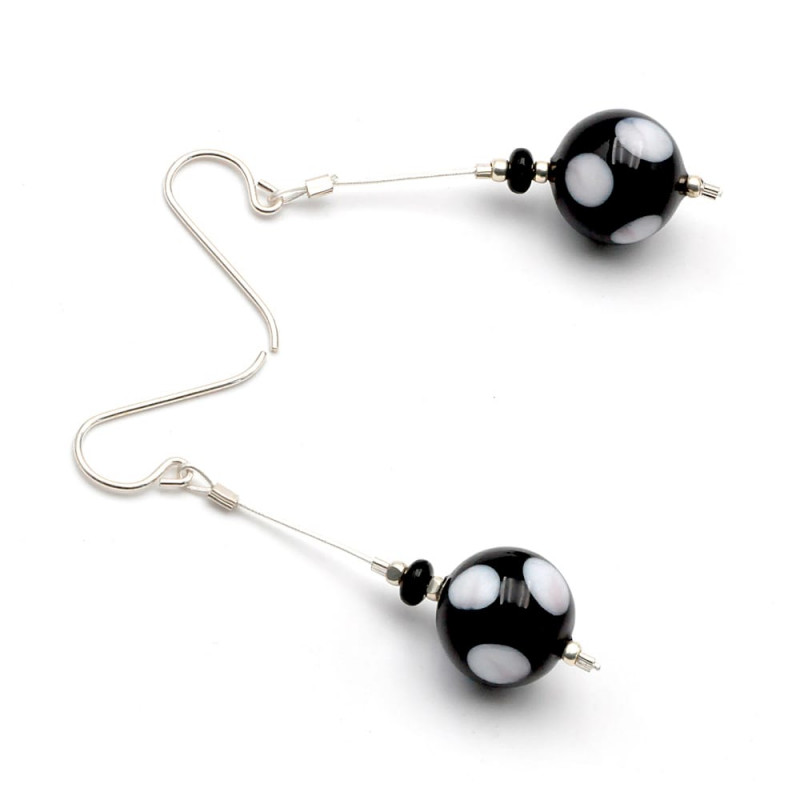 Boucles d'oreilles noires pois blanc bijoux verre de murano