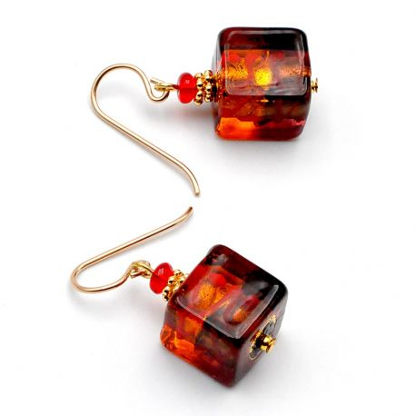 Brincos de vidro murano cubos vermelho e ouro ambar de veneza