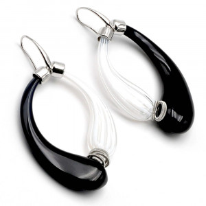 Mio noir et rayures blanches - boucles d'oreilles creoles noir er blanc veritable soufflé verre de murano de venise