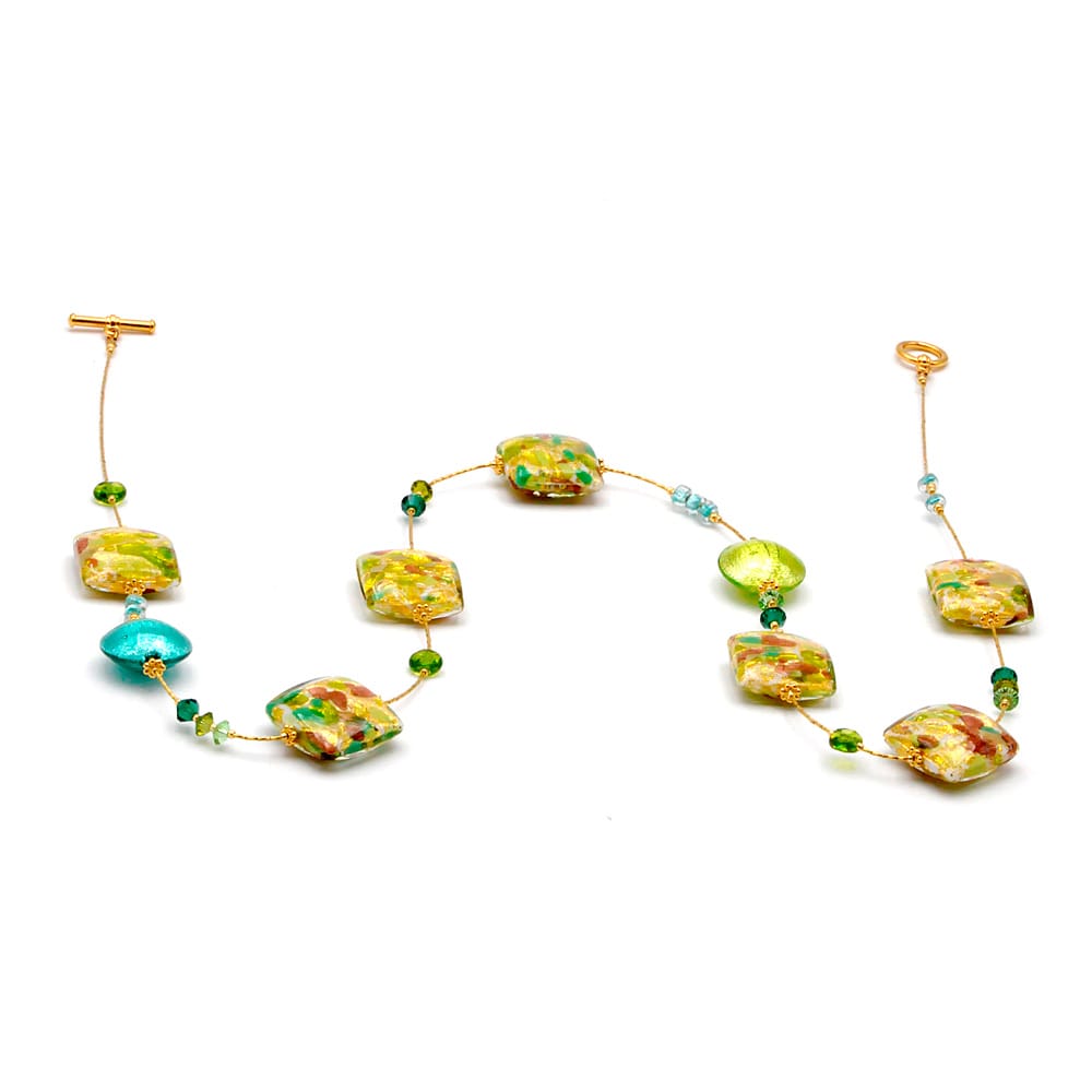 Halsband i grönt och guld äkta murano glas