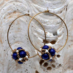 Boucles d'oreilles cercle perles de verre bleu renaissance