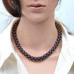 Collier bleu perles de verre renaissance bleu lapis tisse dore