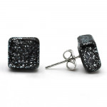 Boucles d'oreilles clou carre argent et noir en verre de venise