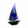 Barca a vela in vetro di murano blu e nero