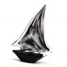 Bateau voilier gris et noir en verre de murano
