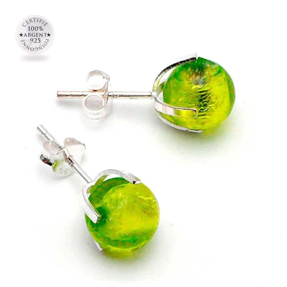 Boucles d'oreilles clou gaia vert citron en veritable verre de murano de venise