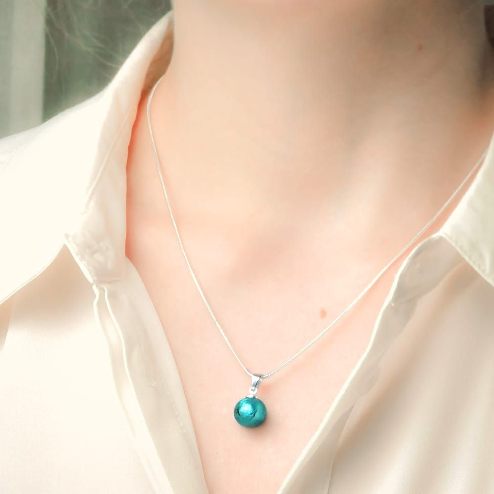 TURQUOISE GLASS BEADS PENDANT AND SILVER NECKLACE 925