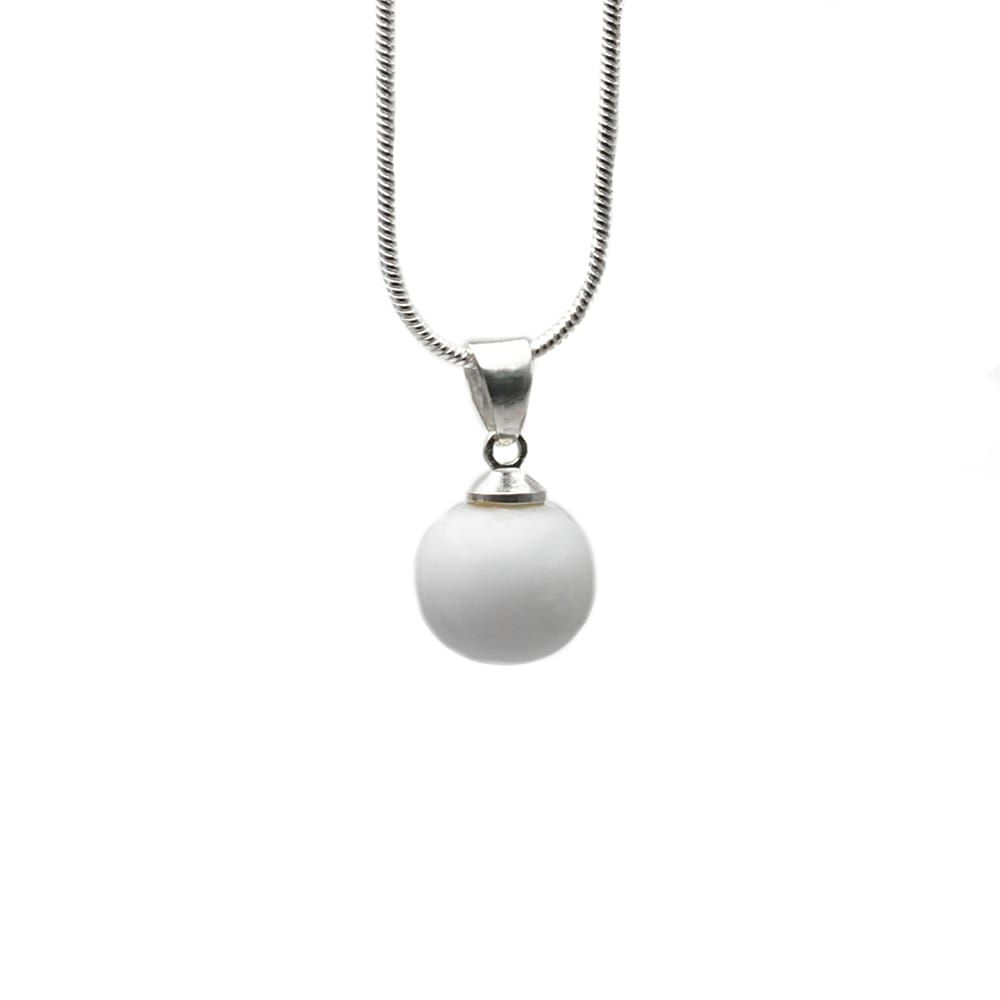 Ciondolo con perle di vetro bianco e collana in argento 925